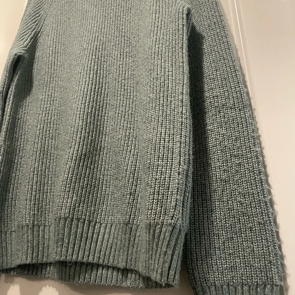 Express Women's Sage Crew Neck Sweater - Picture 2 of 4